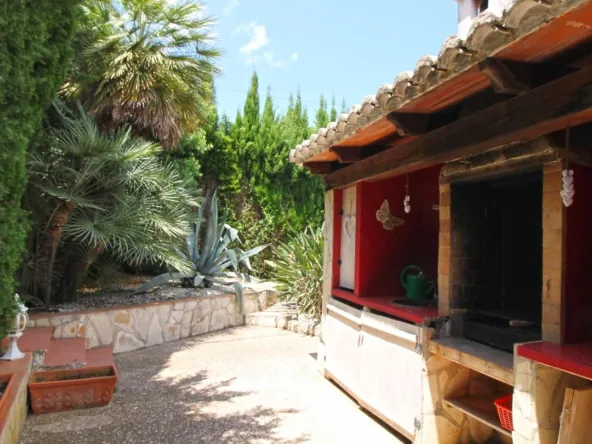 Villa con apartamento independiente y vistas al Montgó, Dénia