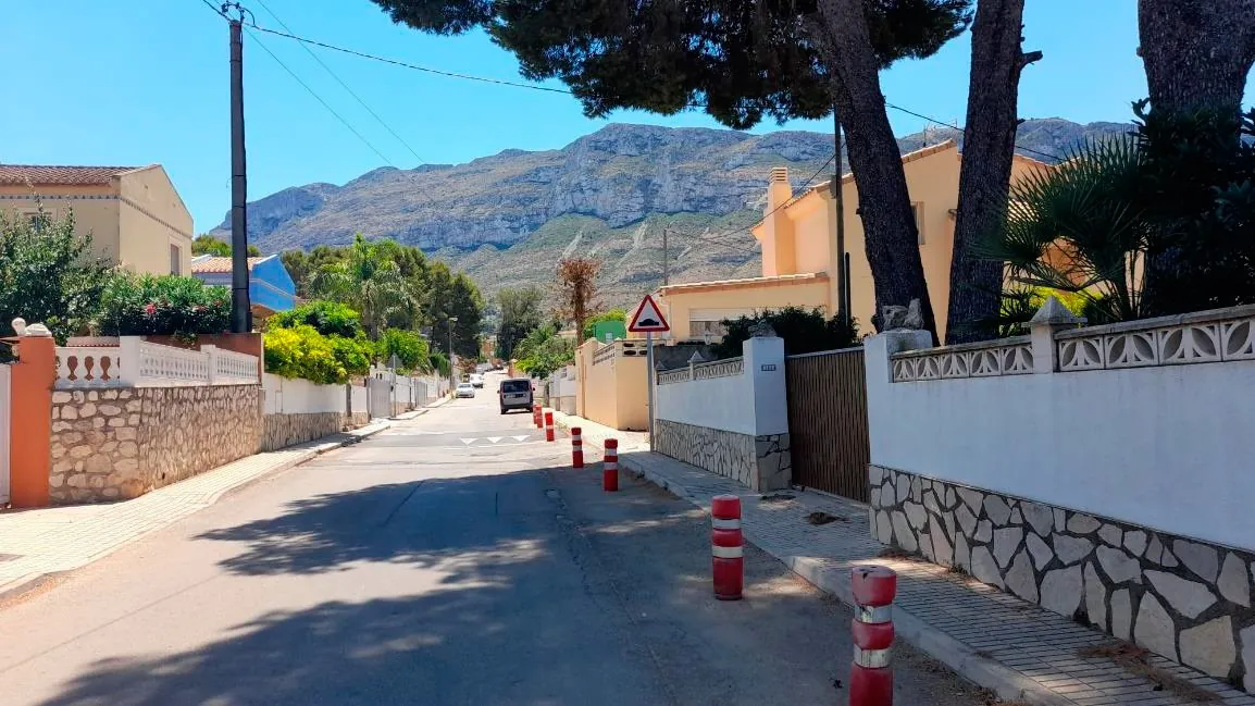 Adosado por pérgola en zona Alquerías de Dénia, a solo 1,5 km del centro