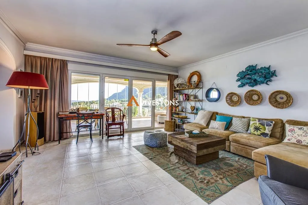 Villa con vistas abiertas al mar y muy soleada, Dénia