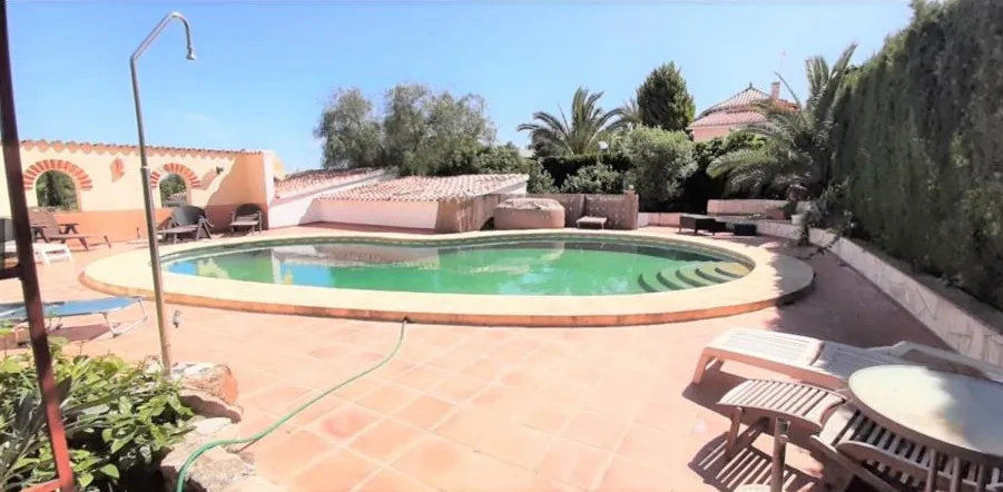 Villa con apartamento independiente y vistas al Montgó, Dénia