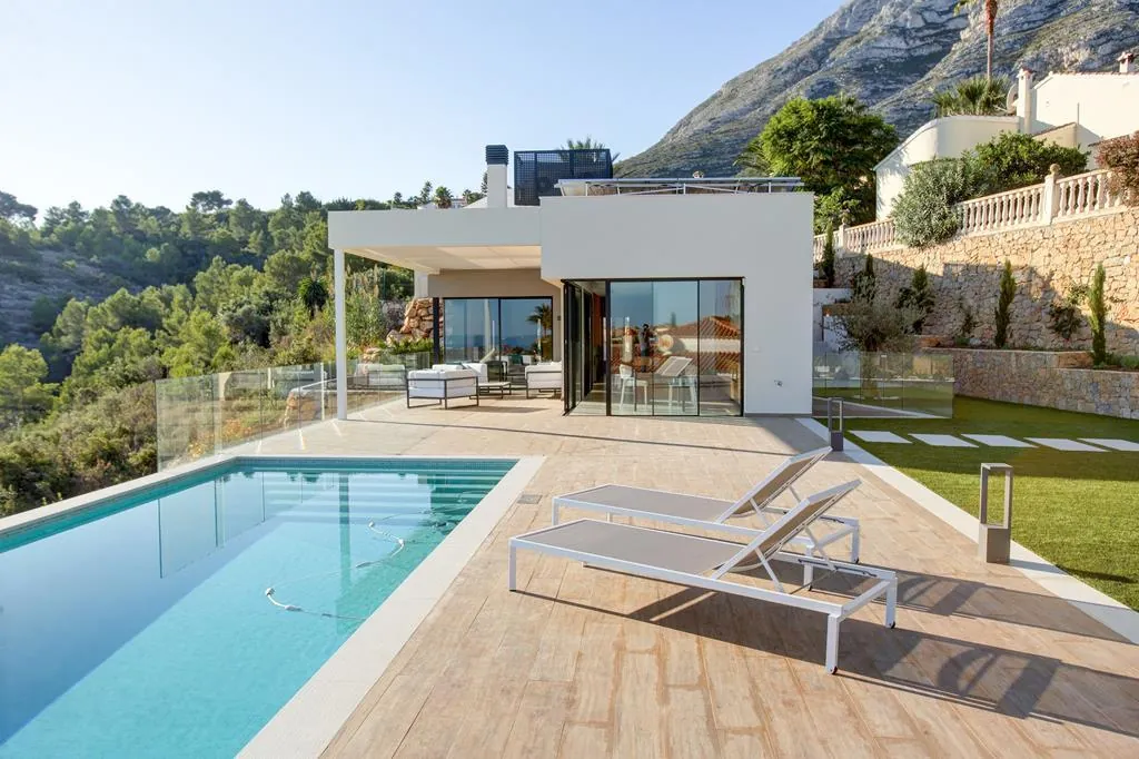 Newly built modern villa in Dénia