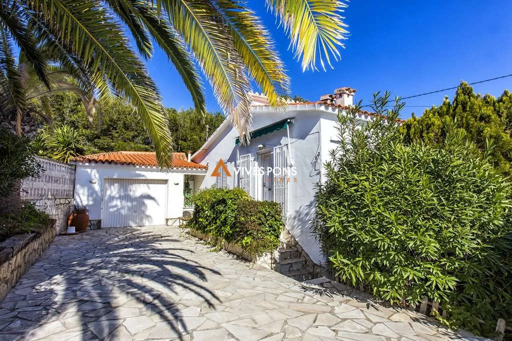 Villa a 1,5 km de Las Rotas, Dénia