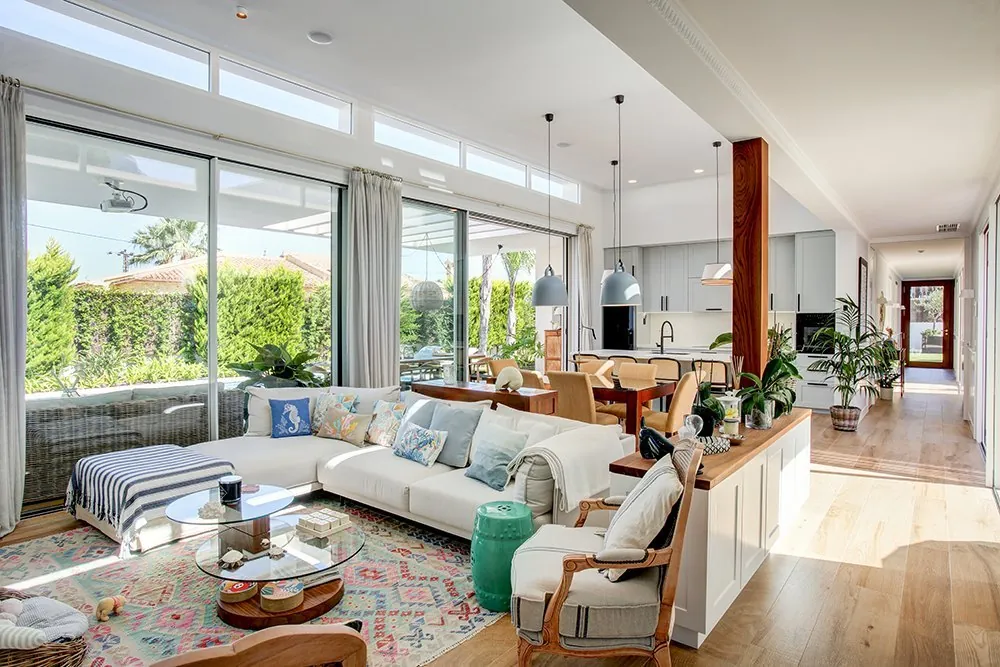 Villa moderna construida por Vives Pons Homes