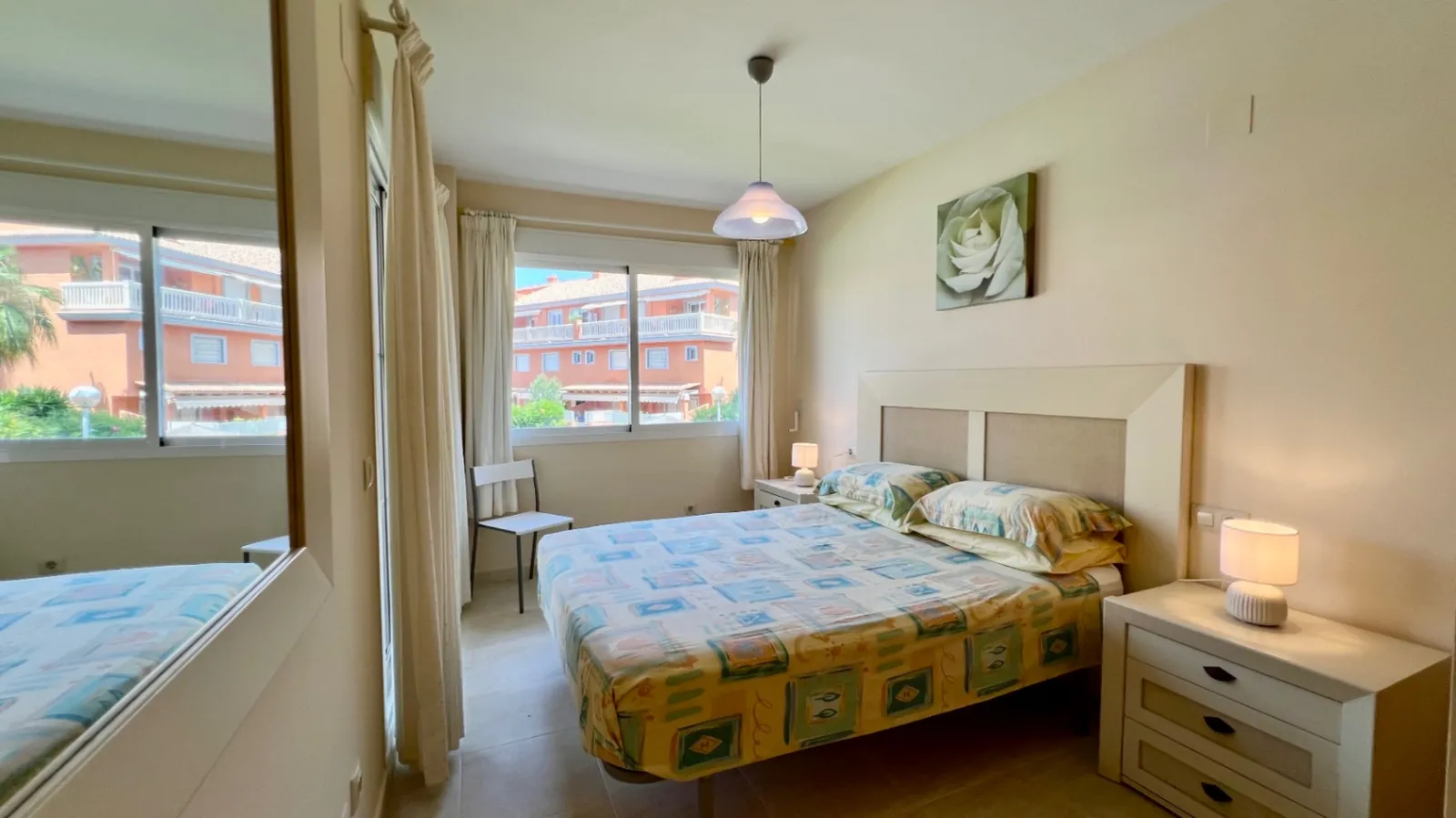 Luminoso apartamento de 3 habitaciones con terraza, piscina y licencia turística - A solo 5 minutos a pie de la playa de Arenal.