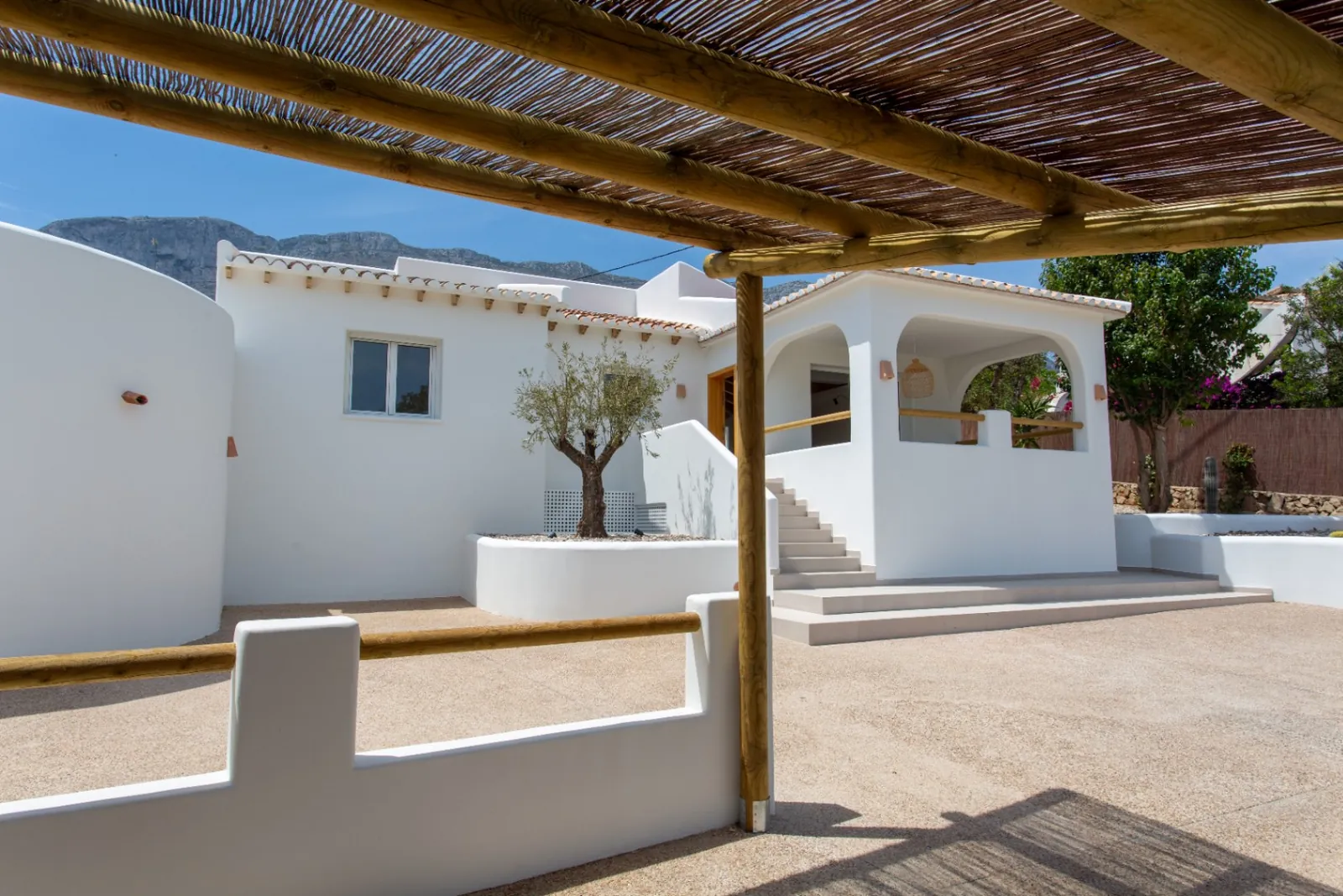 Villa con apartamento independiente, reforma integral, a 1,5 km de la Marineta Cassiana, Dénia