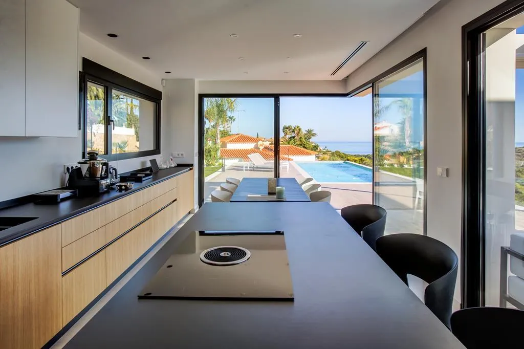 Newly built modern villa in Dénia