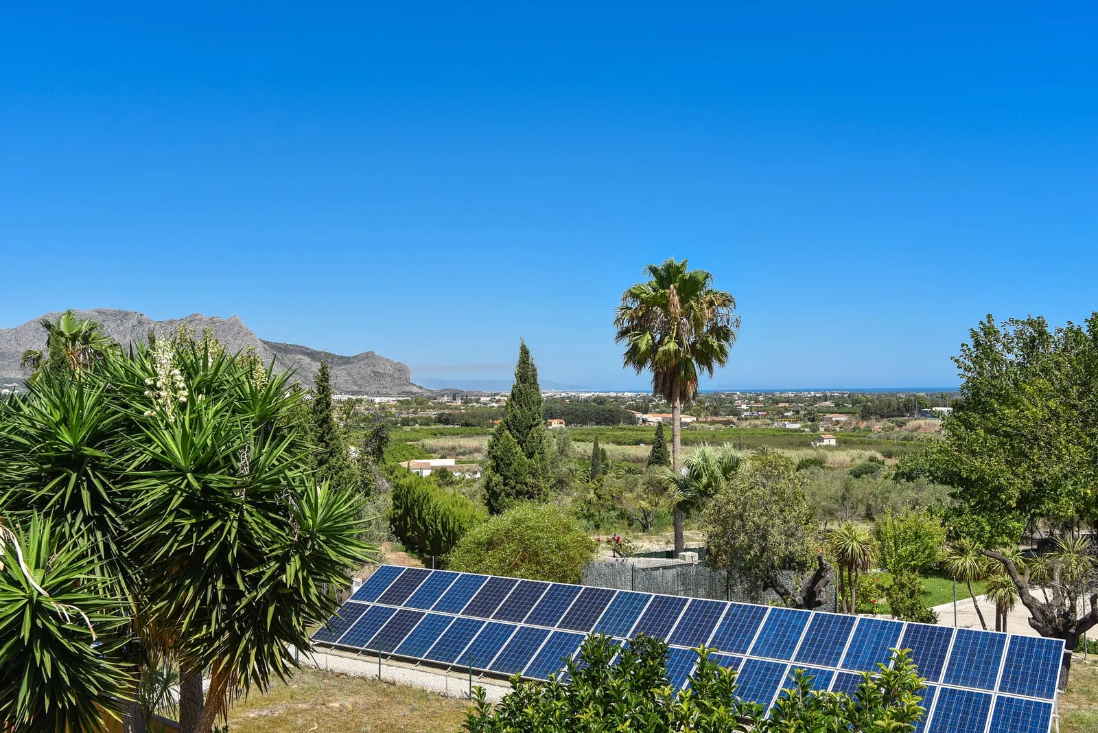 Venta. Chalet/Villa en Pedreguer