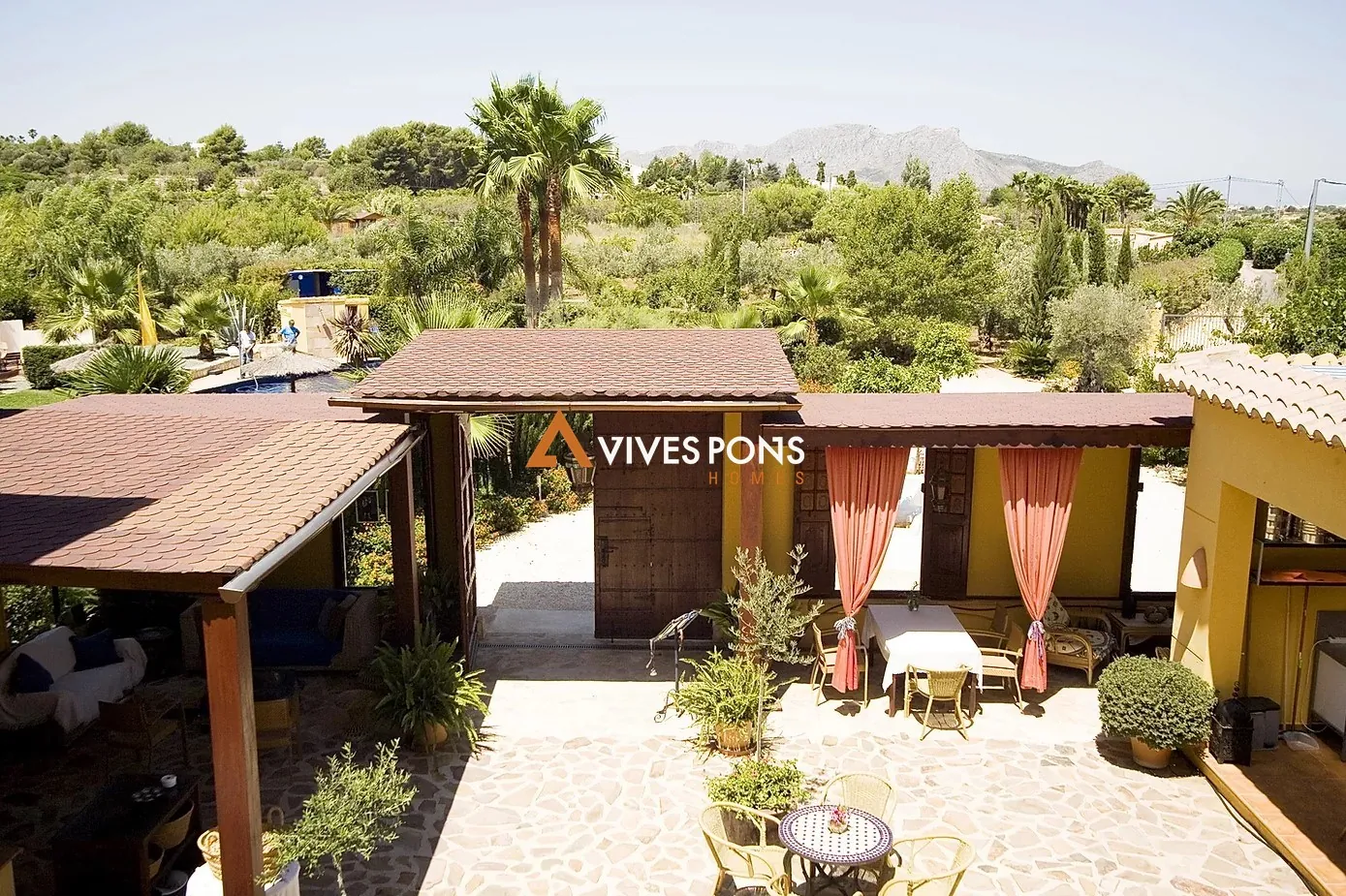 Finca con gran parcela y rodeada de naturaleza en La Sella