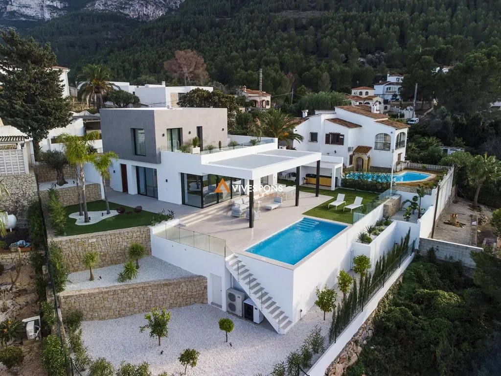Modern villa with views in Dénia