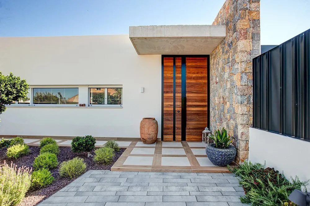 Villa moderna construida por Vives Pons Homes