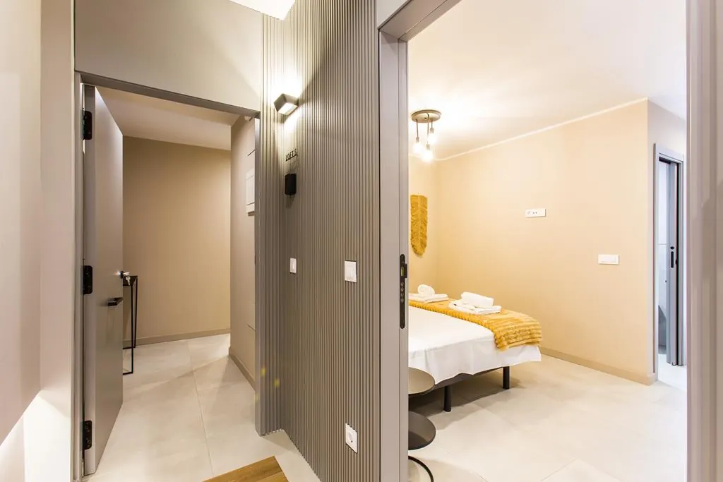 Reforma integral compuesta por cinco apartamentos y con licencia de alquiler turístico, Dénia centro