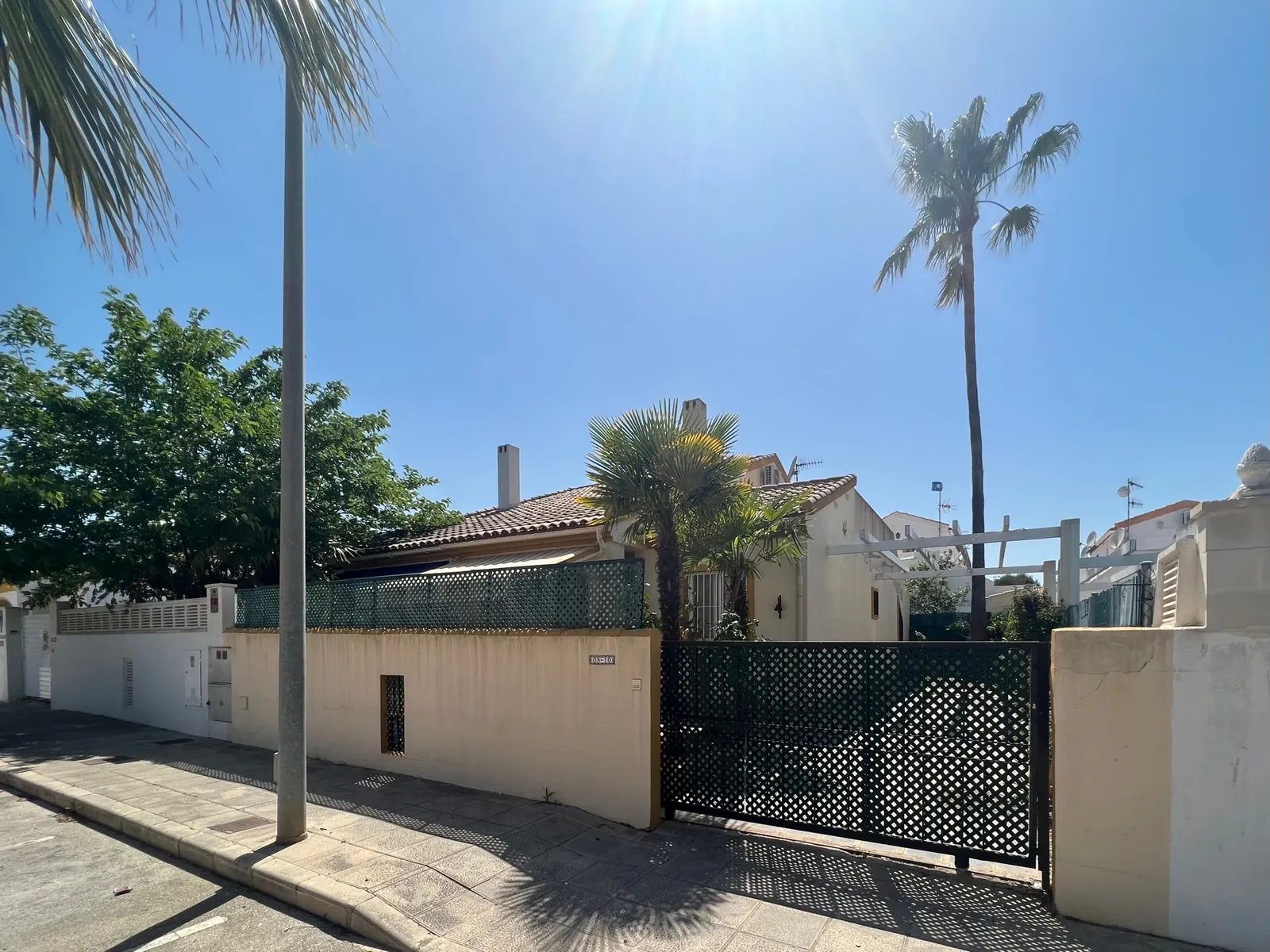 Adosado a 500m de la Playa, con estudio Independiente