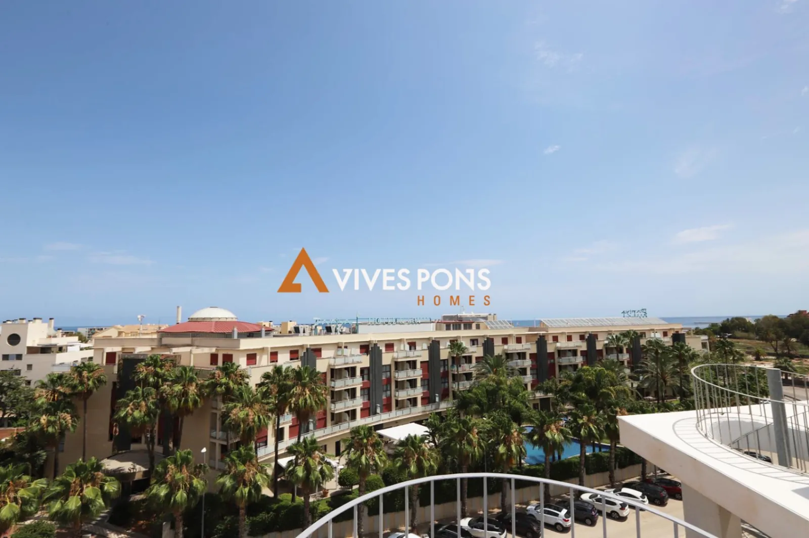 Penthouse avec vue sur la mer et la montagne