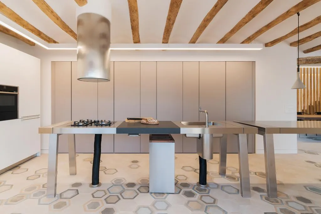 Finca completely renovated by Vives Pons in Xeresa