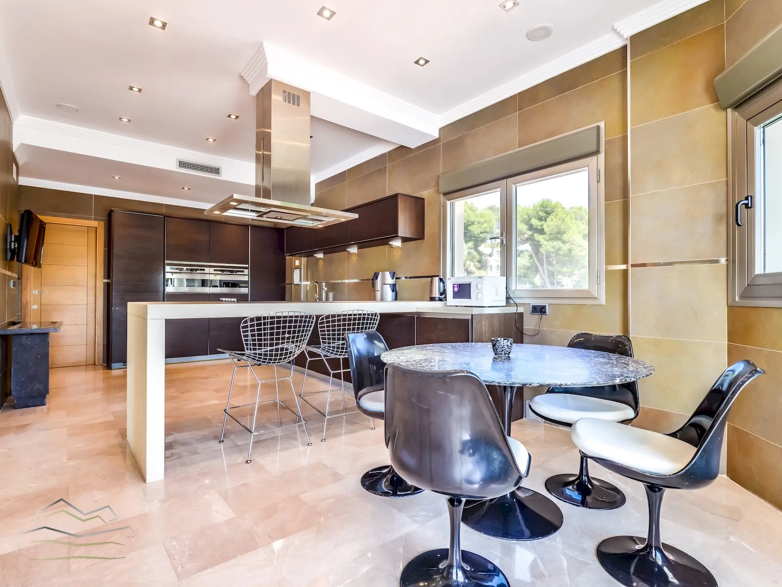 Modern  Luxurious Villa for Sale with Spa  Ocean View