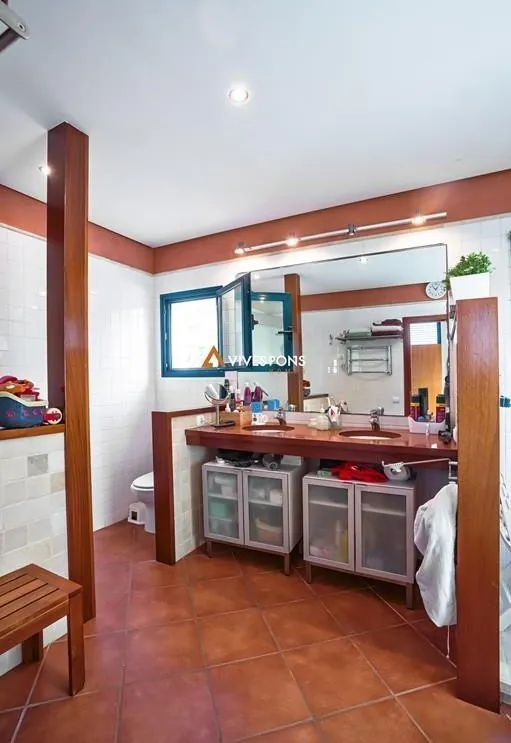 Villa moderna excelentemente ubicada a los pies del Montgó, Jávea
