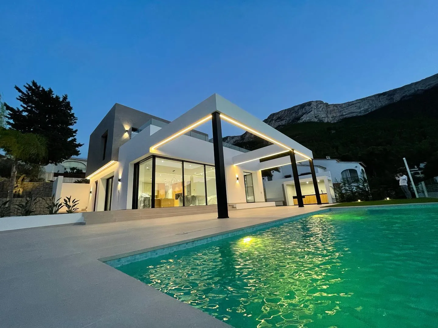 Modern villa with views in Dénia