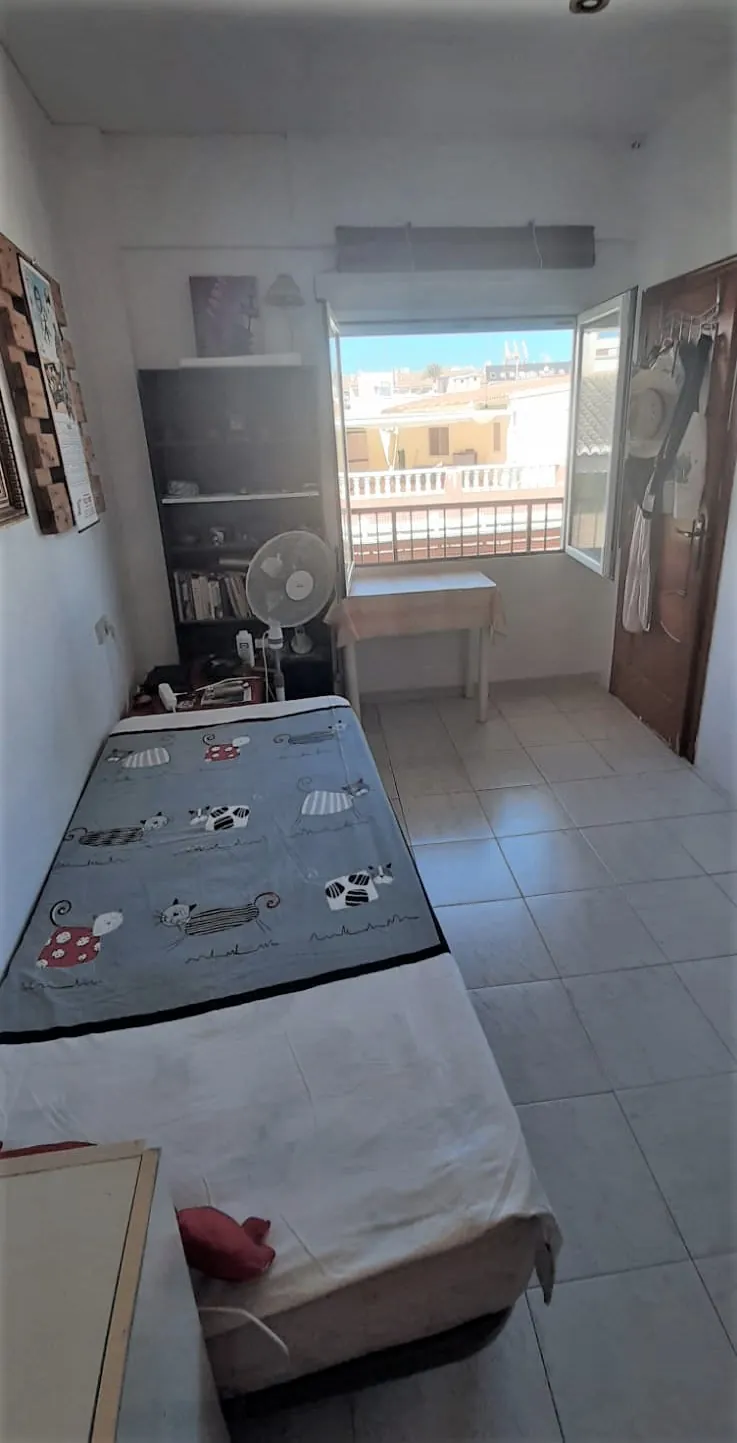 Appartement à quelques mètres du port et de la plage. Région d’Els Magazinos.