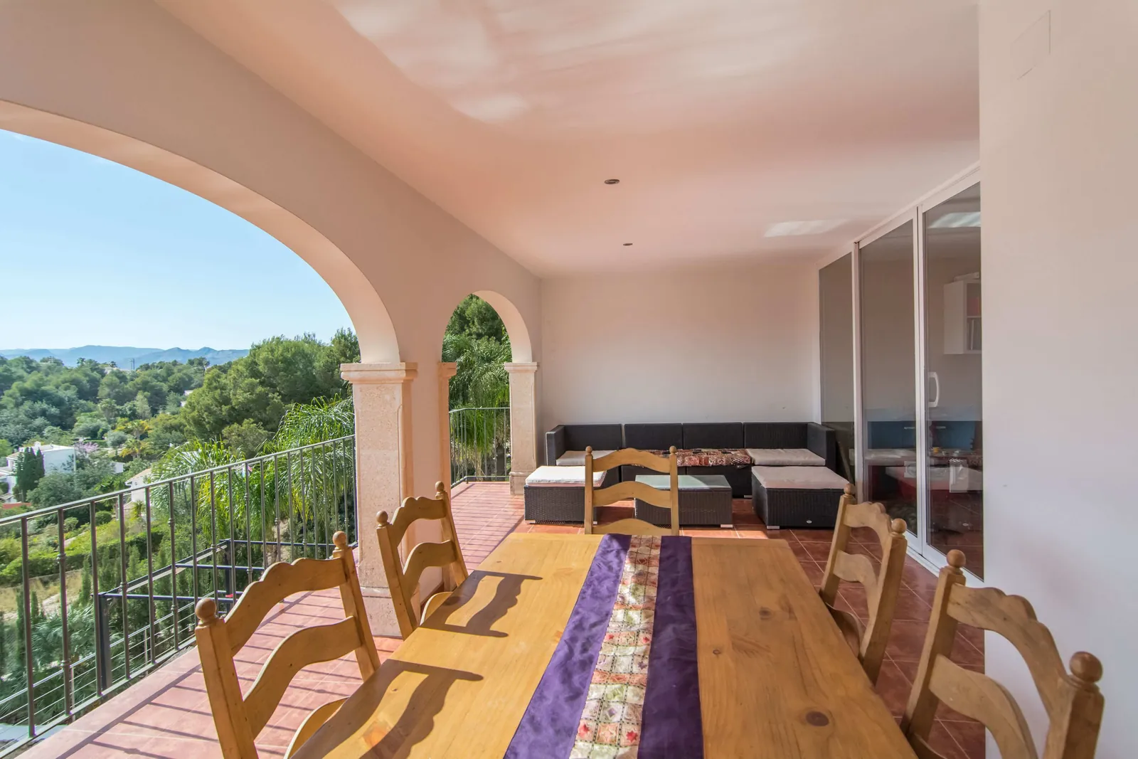 Villa con 4 dormitorios, vistas al Montgó y muy bien ubicada, en Jávea