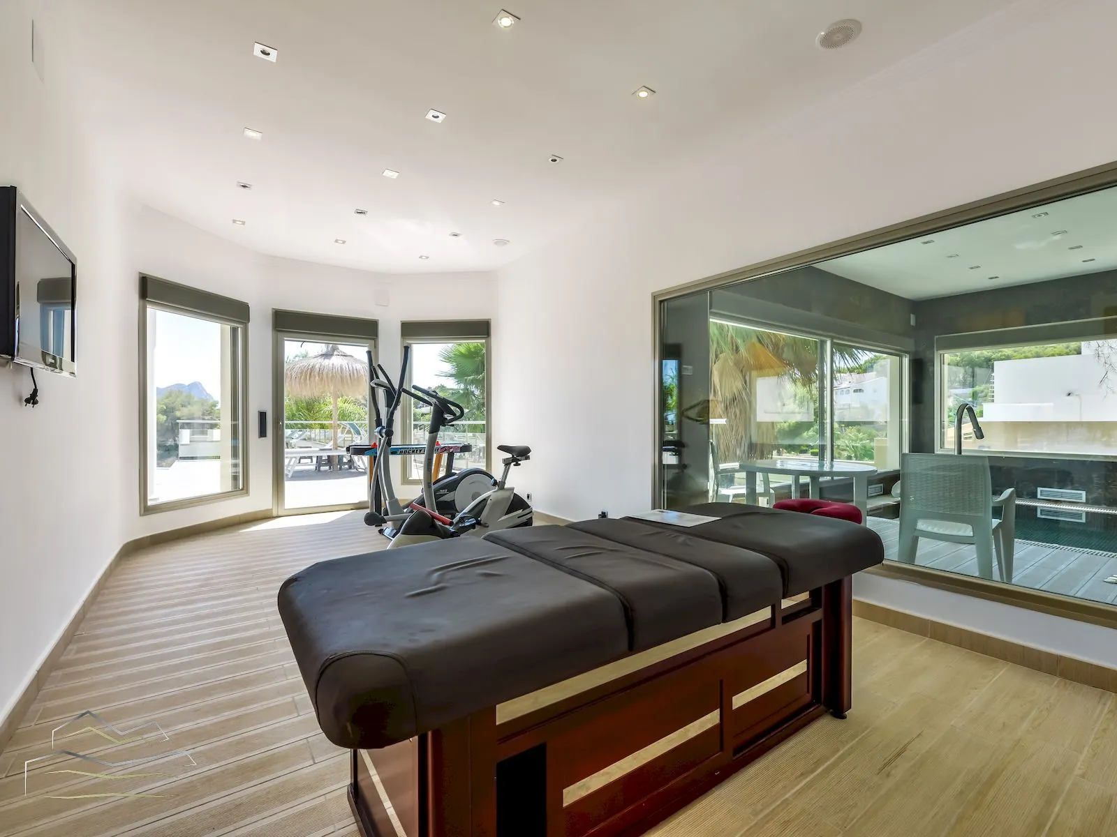 Modern  Luxurious Villa for Sale with Spa  Ocean View