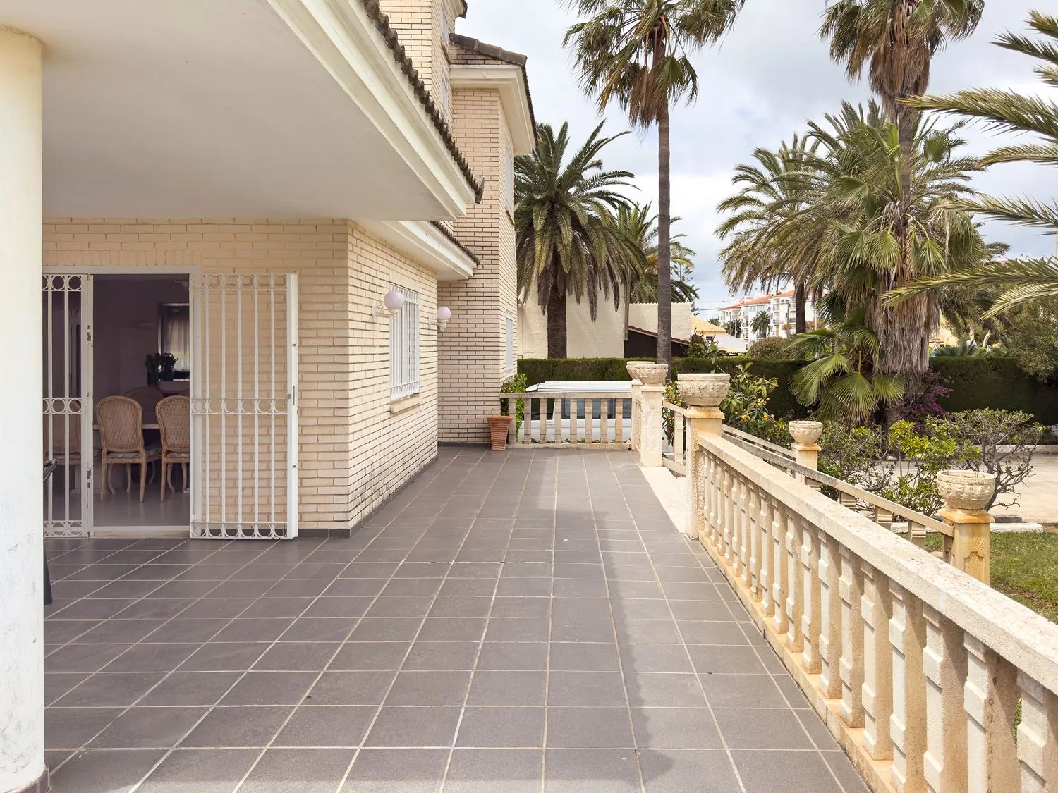 Fantástico chalet unifamiliar con piscina privada y amplias terrazas en Denia