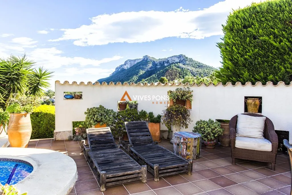 Villa con vistas abiertas al mar y muy soleada, Dénia
