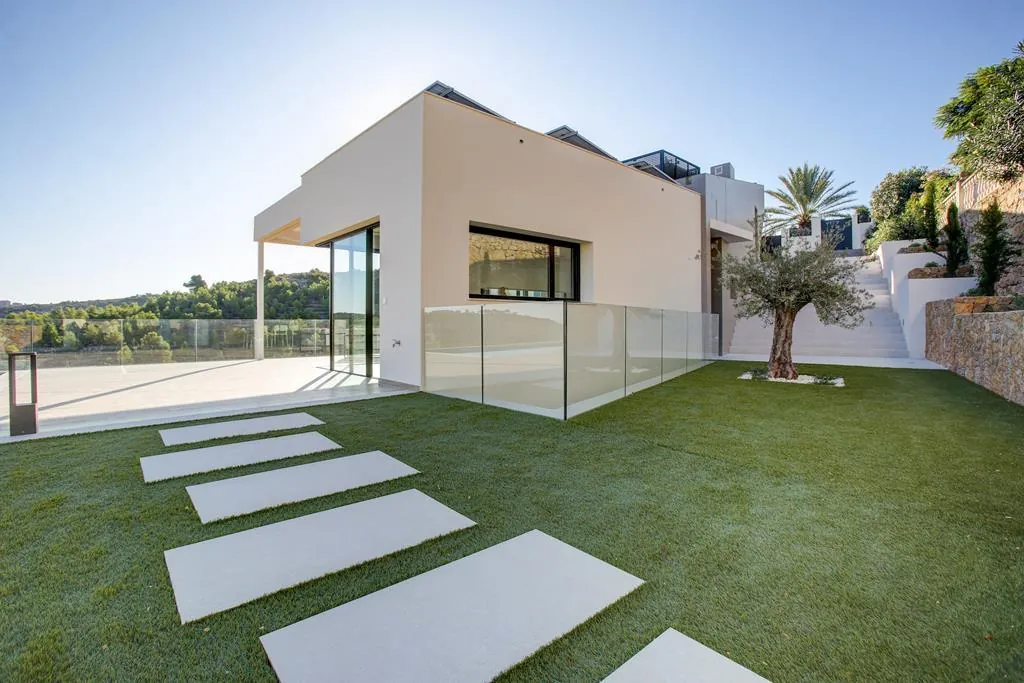 Newly built modern villa in Dénia