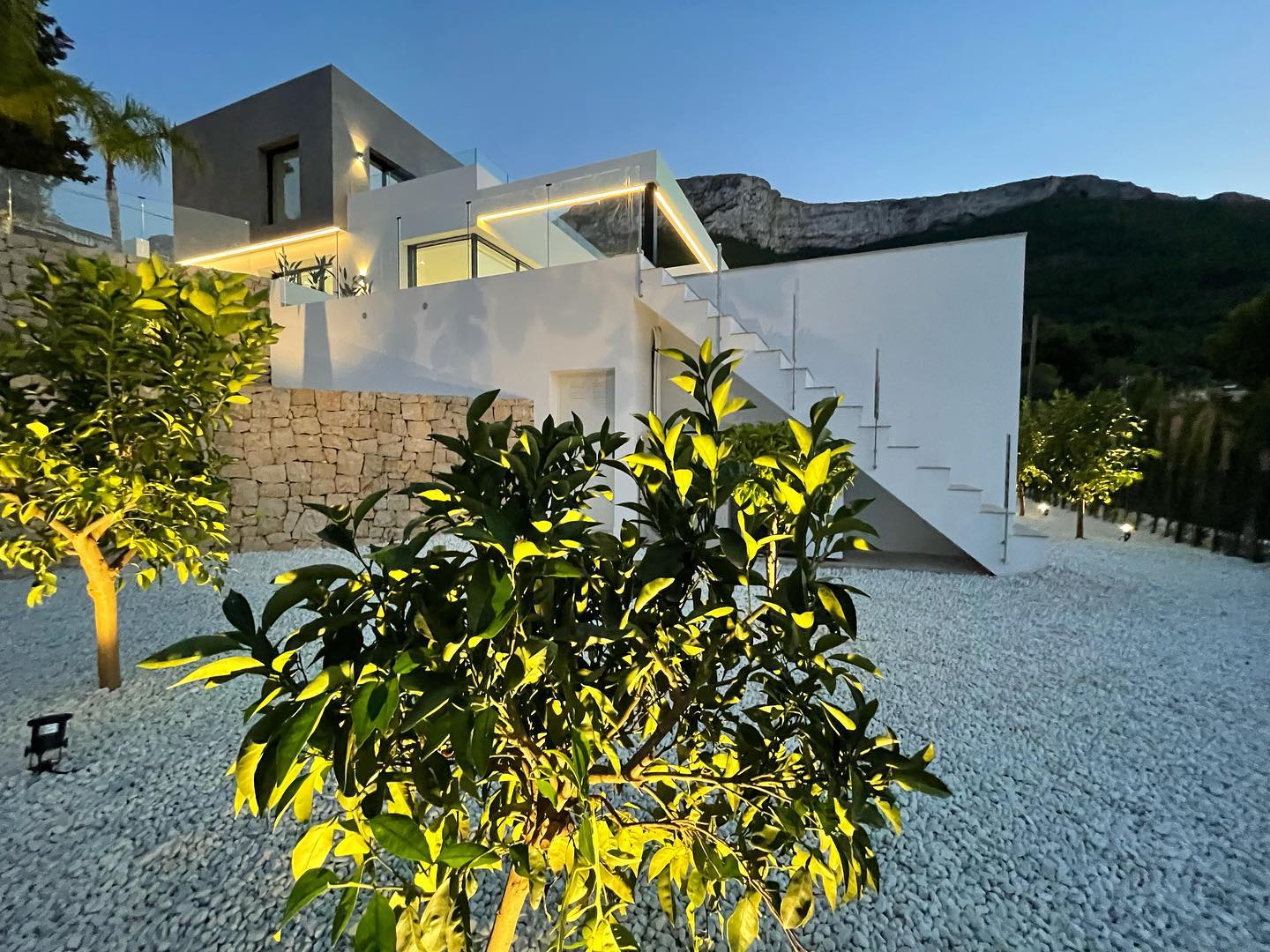 Modern villa with views in Dénia