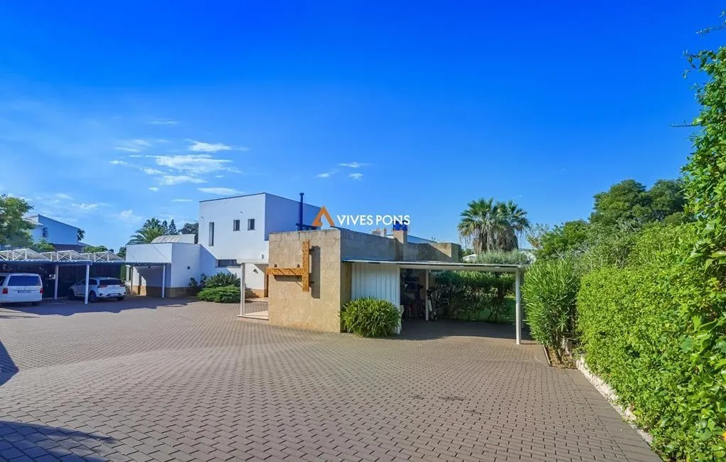 Villa moderna excelentemente ubicada a los pies del Montgó, Jávea