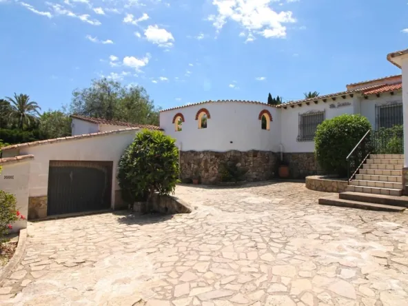 Villa con apartamento independiente y vistas al Montgó, Dénia
