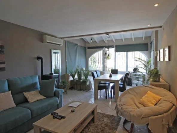 Villa con apartamento independiente y vistas al Montgó, Dénia