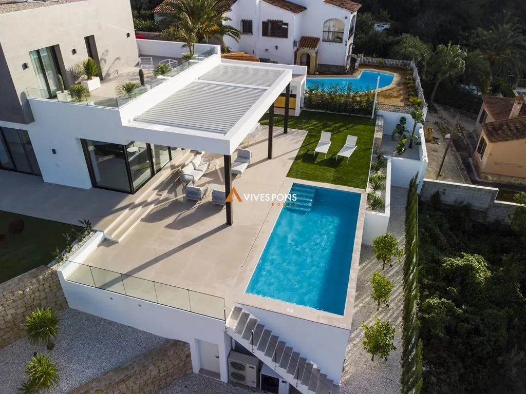 Modern villa with views in Dénia
