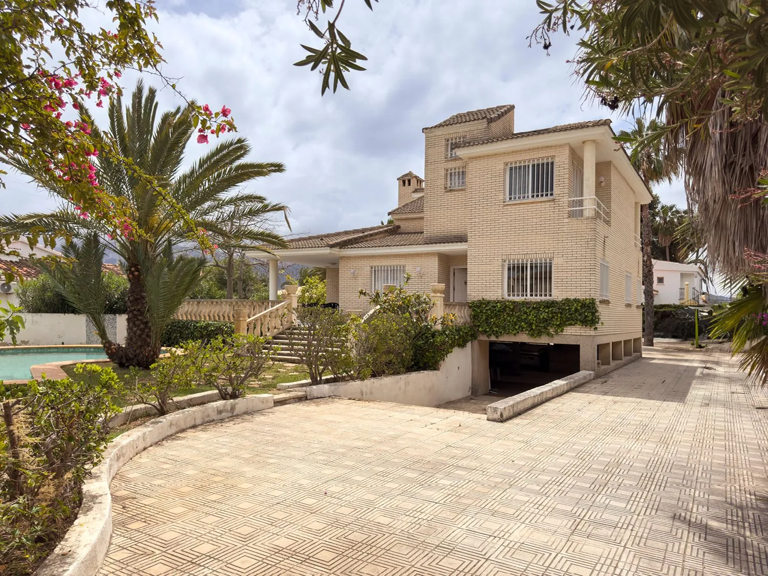 Fantástico chalet unifamiliar con piscina privada y amplias terrazas en Denia