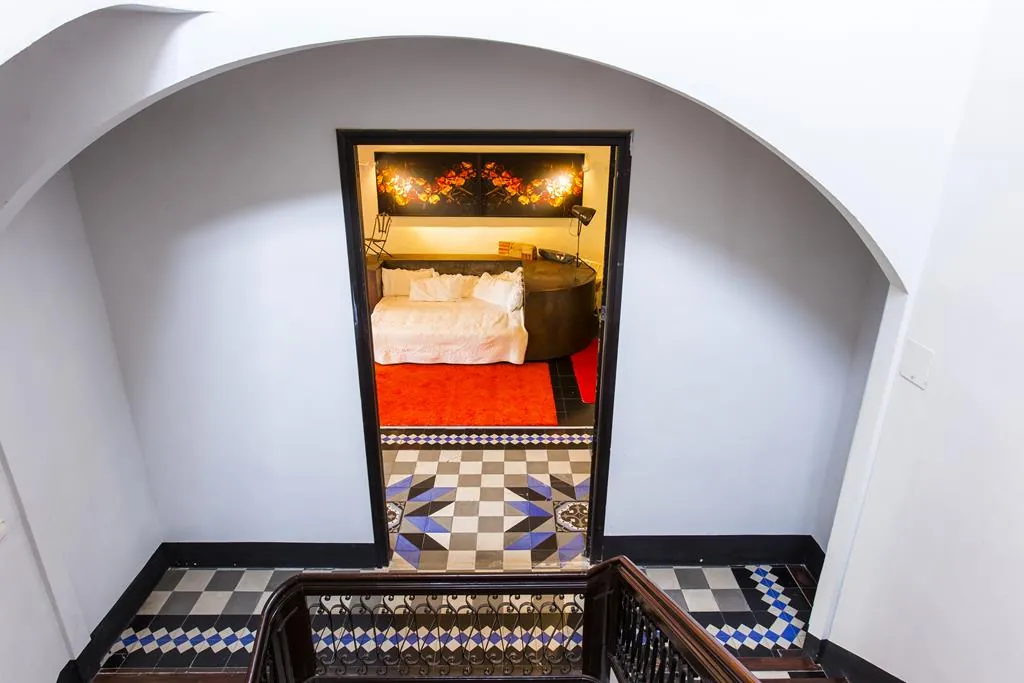 Casa de pueblo de dos plantas y con extenso patio interior, Dénia