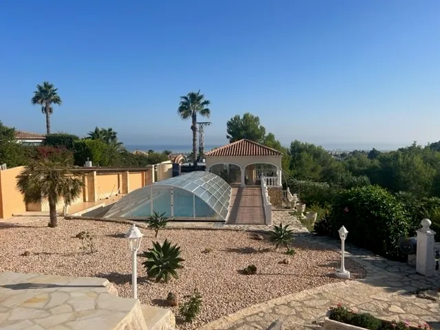 Villa en venta en Denia