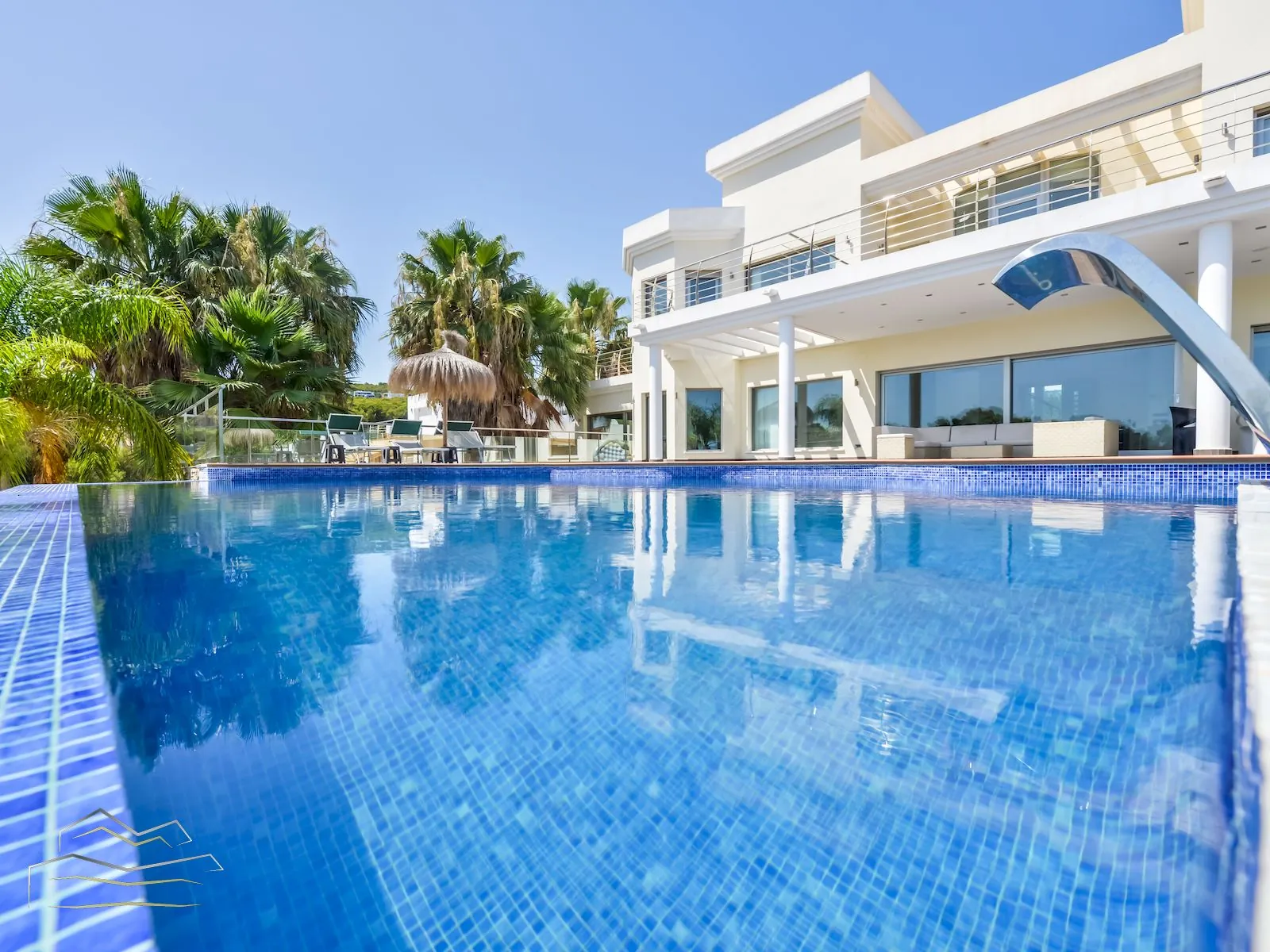 Modern  Luxurious Villa for Sale with Spa  Ocean View
