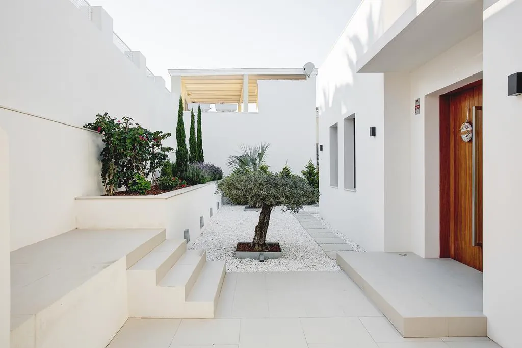 Villa moderna construida por Vives Pons con vistas al mar en Dénia