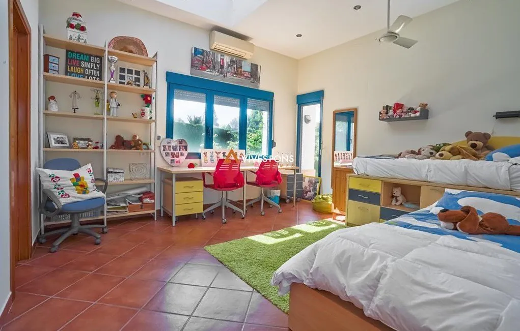 Villa moderna excelentemente ubicada a los pies del Montgó, Jávea