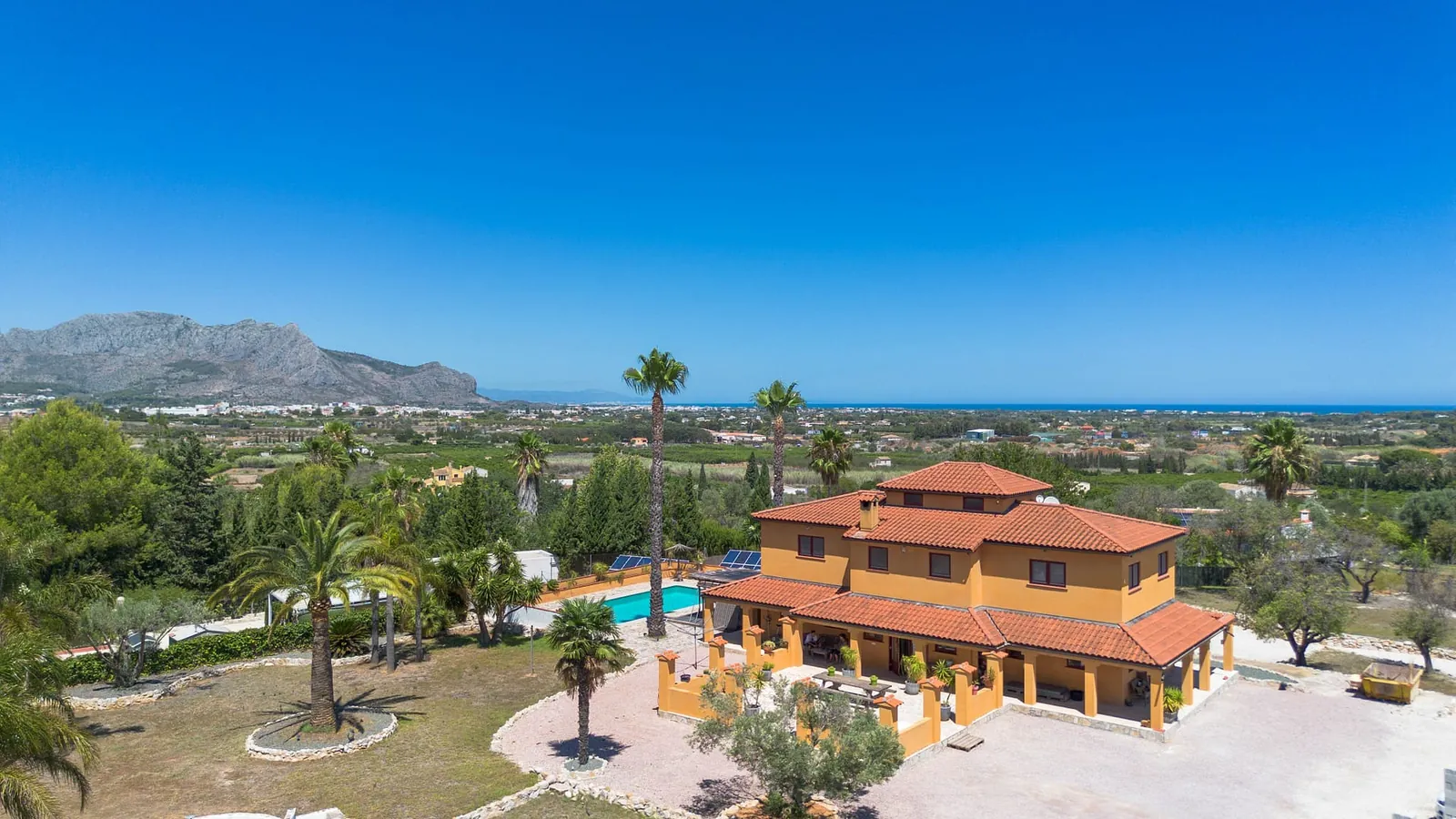 Venta. Chalet/Villa en Pedreguer