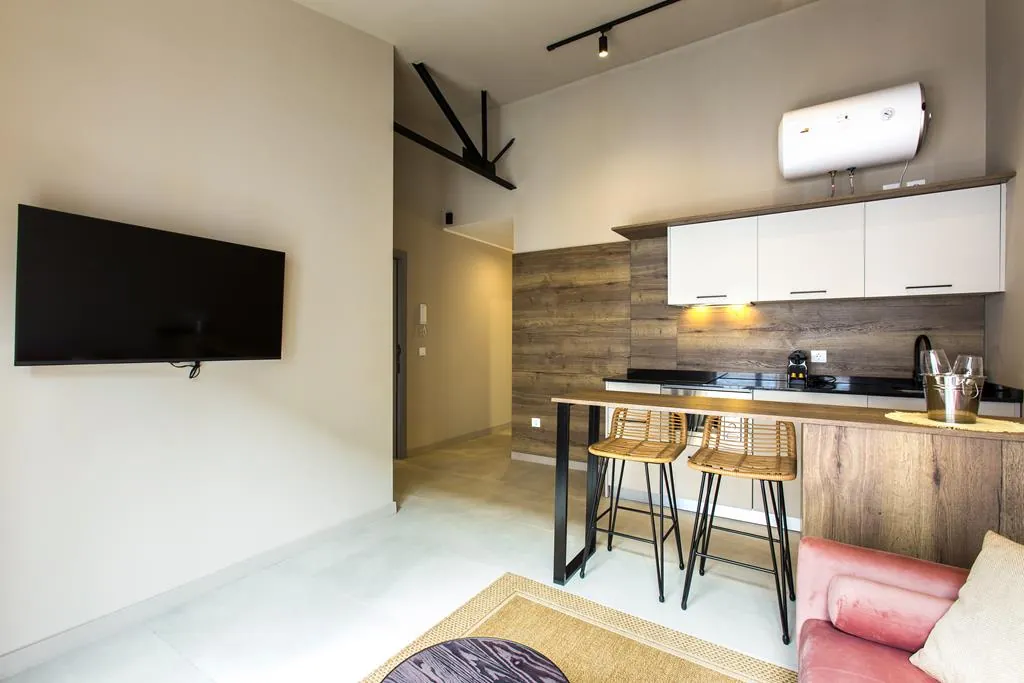 Reforma integral compuesta por cinco apartamentos y con licencia de alquiler turístico, Dénia centro