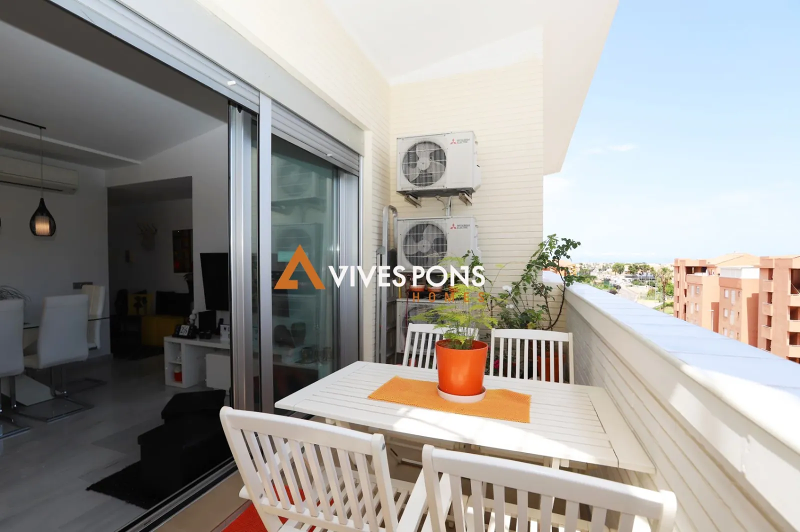 Penthouse avec vue sur la mer et la montagne