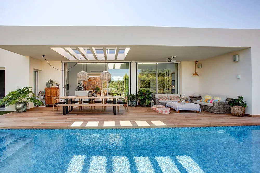 Villa moderna construida por Vives Pons Homes