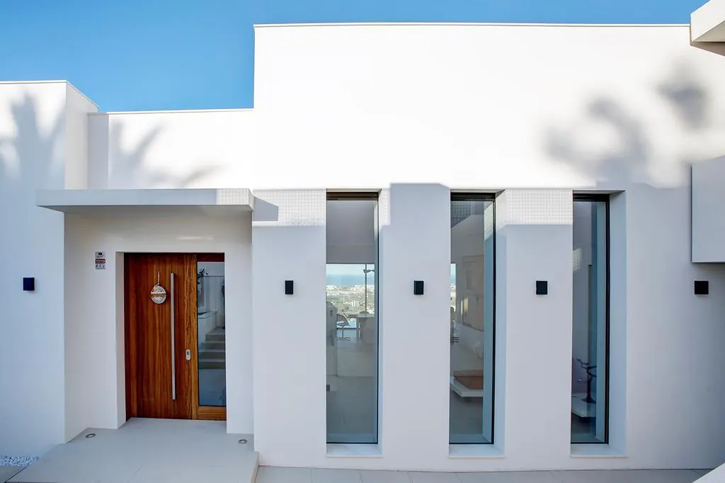 Villa moderna construida por Vives Pons con vistas al mar en Dénia