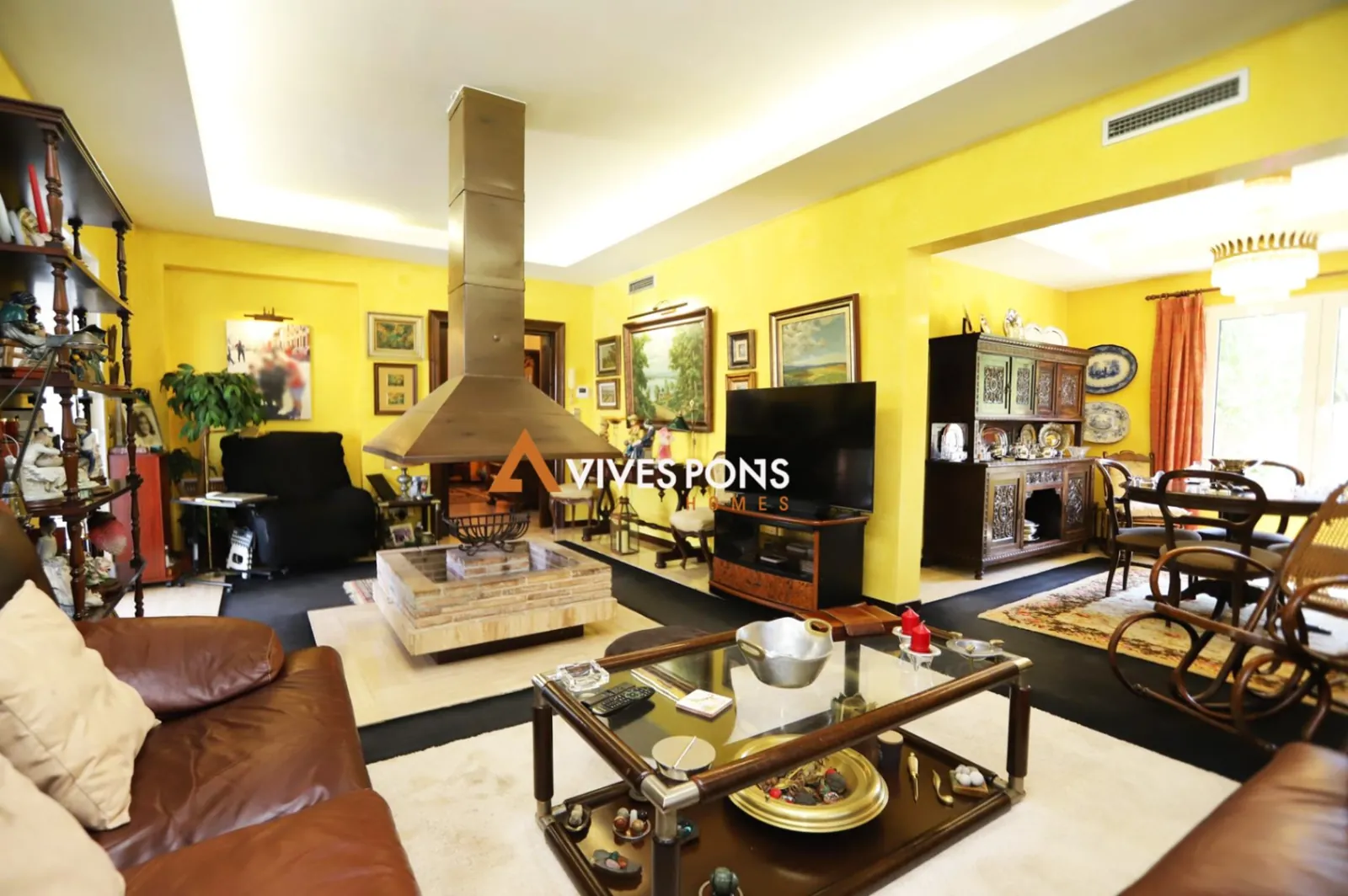 Amplia villa de estilo contemporáneo excelentemente ubicada, Dénia