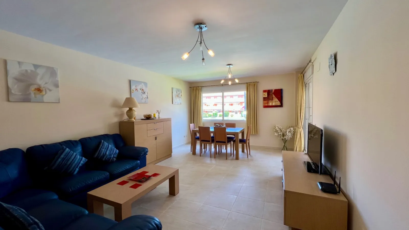 Luminoso apartamento de 3 habitaciones con terraza, piscina y licencia turística - A solo 5 minutos a pie de la playa de Arenal.