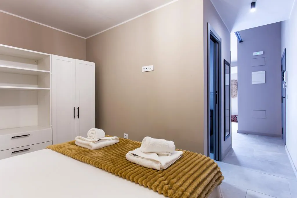 Reforma integral compuesta por cinco apartamentos y con licencia de alquiler turístico, Dénia centro