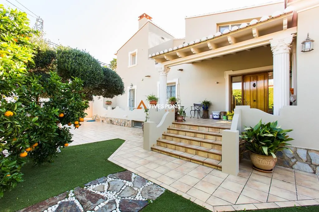 Villa muy soleada a 1,5 km del centro de Dénia