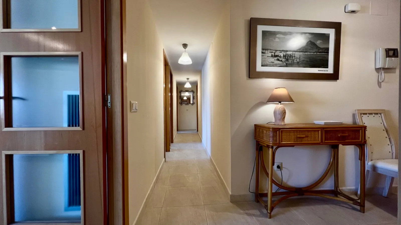 Luminoso apartamento de 3 habitaciones con terraza, piscina y licencia turística - A solo 5 minutos a pie de la playa de Arenal.