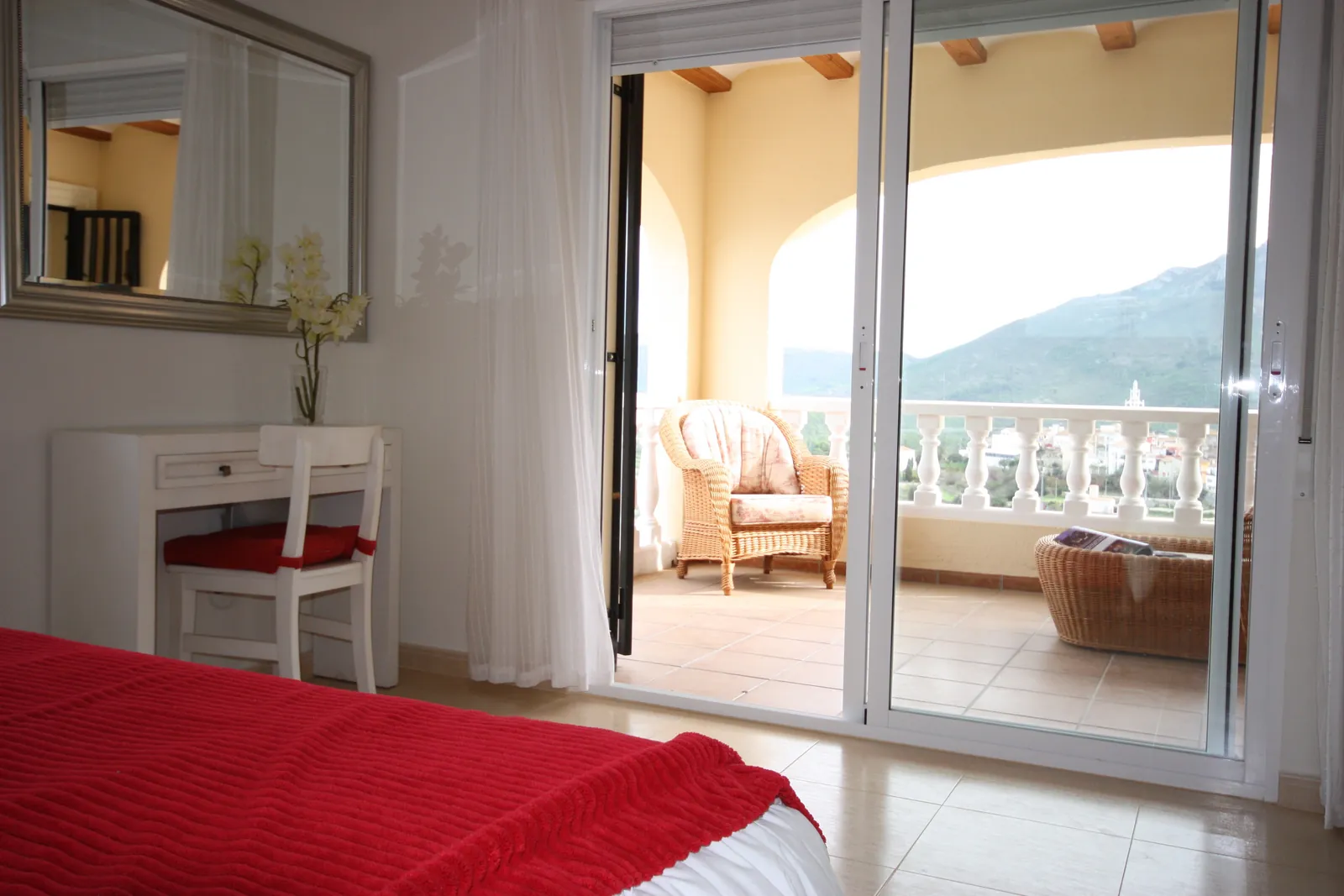 Villa en perfecto estado y con preciosas vistas al valle de Jalón, en Parcent