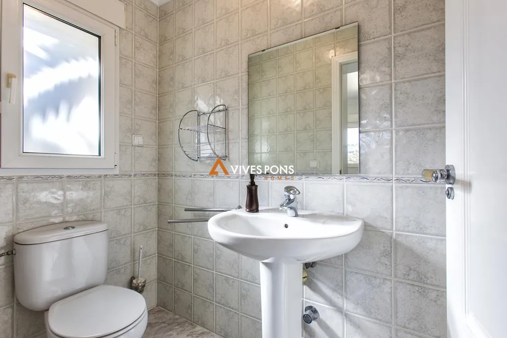 Villa con vistas abiertas al mar y muy soleada, Dénia
